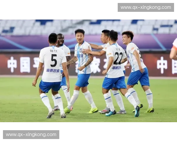 中超巅峰叙事:当海河的野心遇见天河的霸气——天津权健与广州恒大的恩怨史诗 中超巅峰叙事:当海河的野心遇见天河的霸气——天津权健与广州恒大的恩怨史诗